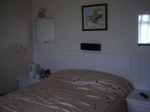 The Fox & Hounds Hotell Swindon Eksteriør bilde
