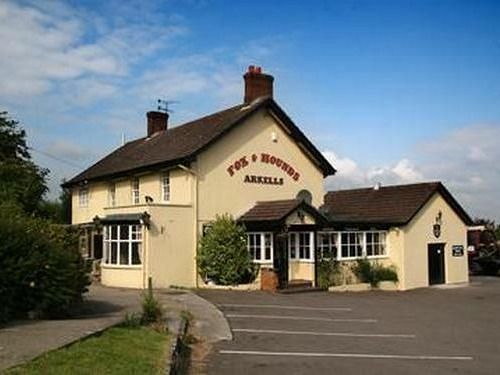 The Fox & Hounds Hotell Swindon Eksteriør bilde